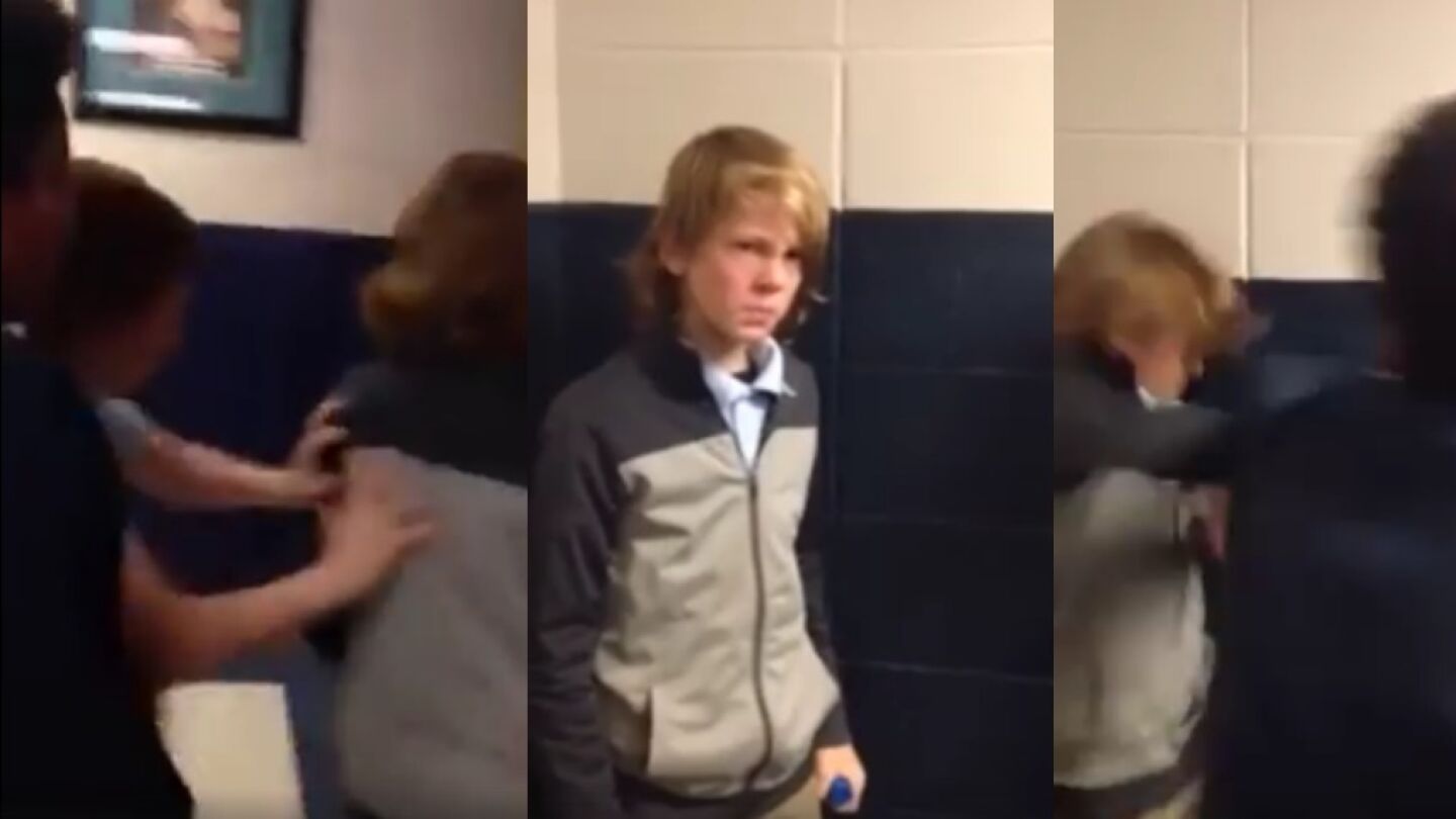 Drew Breton siendo acosado por sus compa&ntilde;eros