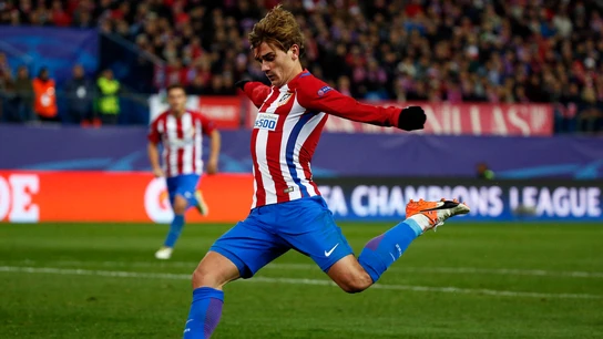 Griezmann preparando un disparo Griezmann preparando un disparo