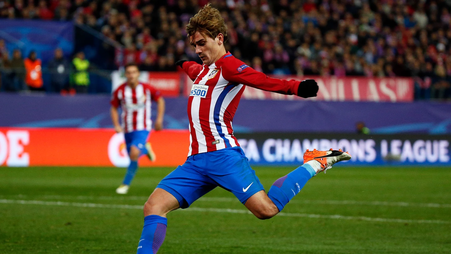 Griezmann preparando un disparo Griezmann preparando un disparo