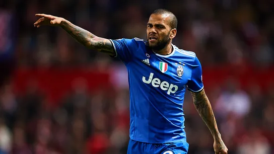 Dani Alves en un partido con la Juventus Dani Alves en un partido con la Juventus