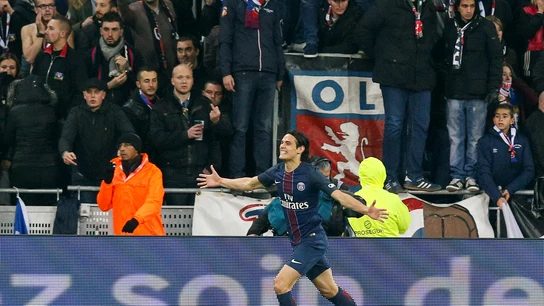 Cavani celebrando su gol frente al Olympìque de Lyon Cavani celebrando su gol frente al Olympìque de Lyon