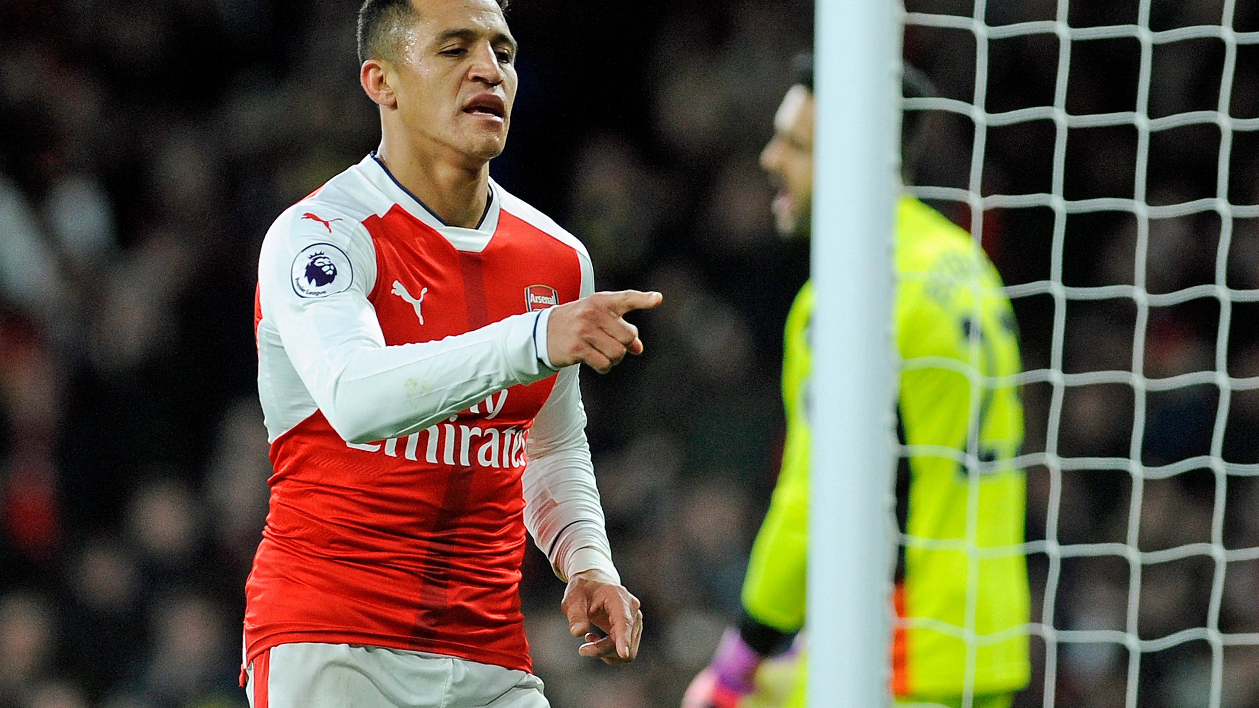 Alexis Sánchez celebrando uno de su goles