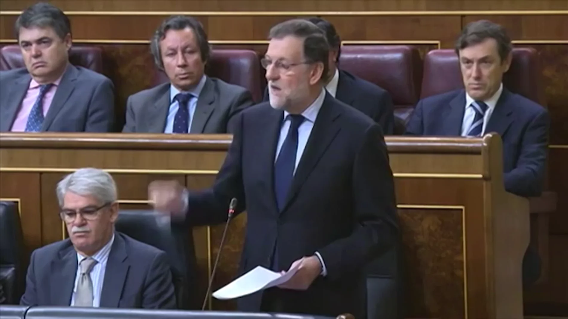 Frame 0.0 de: Rajoy afirma que 3 de cada 4 trabajadores tienen contrato indefinido y “no hace mucho tiempo el número era claramente inferior”