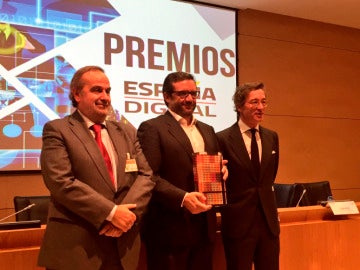 Atresmedia recibe el premio 'España Digital Periodismo 2016' Atresmedia recibe el premio 'España Digital Periodismo 2016'