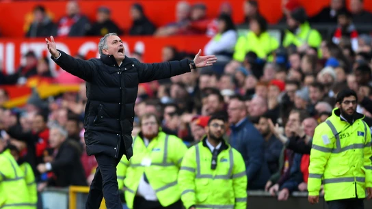 José Mourinho podría ser sancionado de dos a seis partidos José Mourinho podría ser sancionado de dos a seis partidos