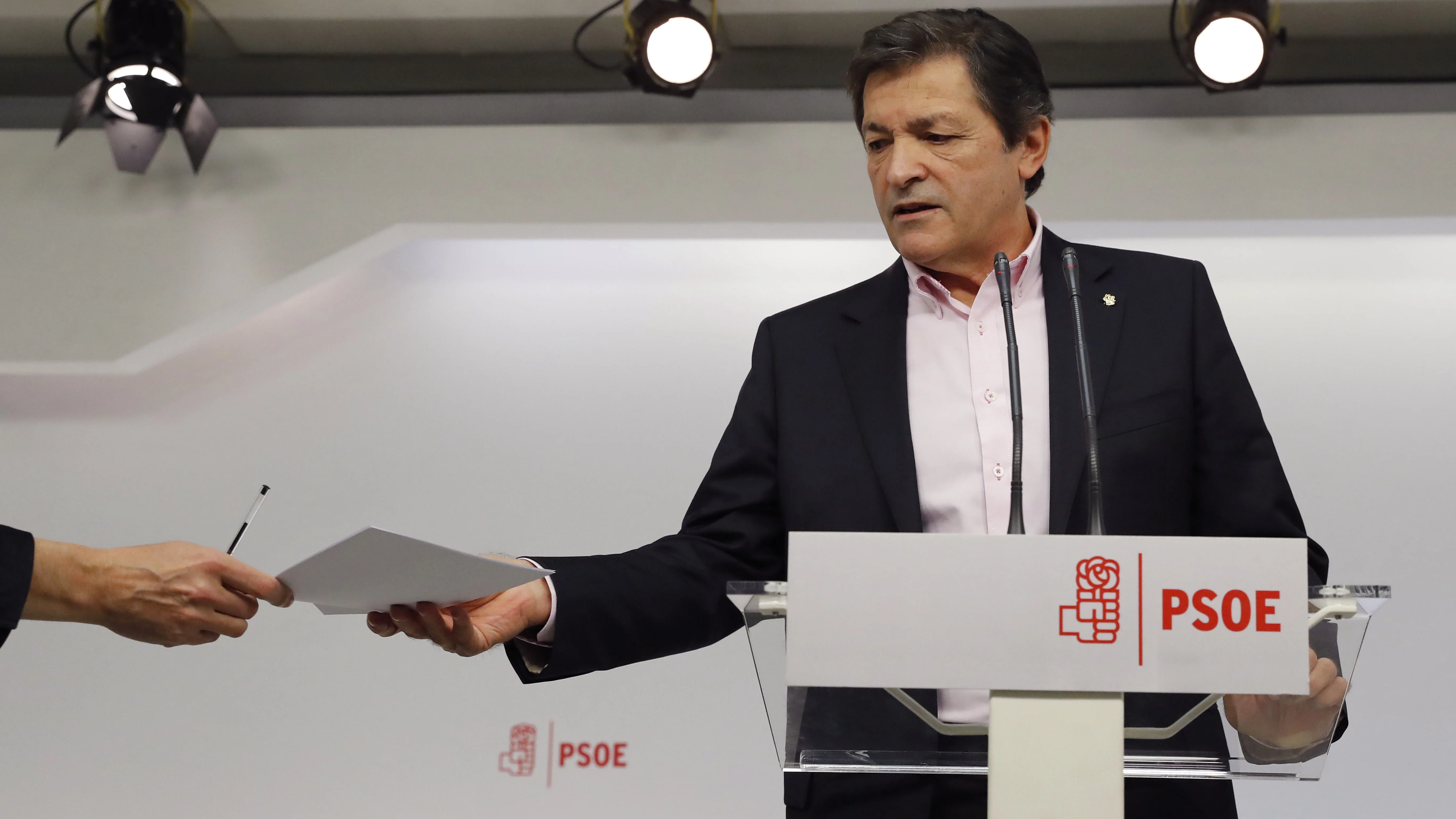 Javier Fernández, presidente de la gestora socialista Javier Fernández, presidente de la gestora socialista