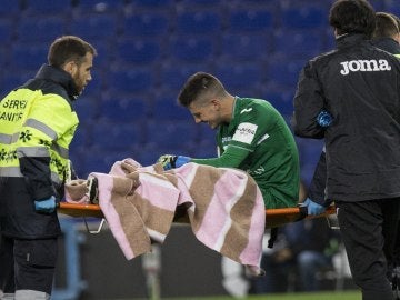 Serantes, retirándose del campo en el partido contra el Espanyol Serantes, retirándose del campo en el partido contra el Espanyol