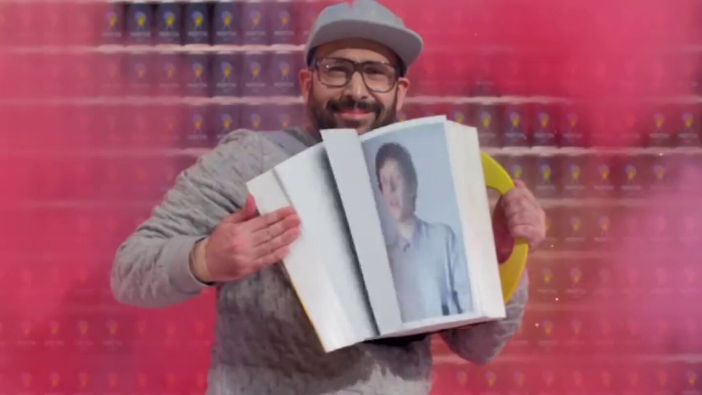 Frame 56.050131 de: OK Go vuelve a asombrar con un v&iacute;deo que te dejar&aacute; boquiabierto