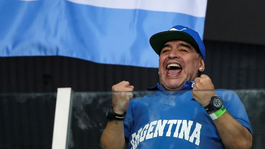Maradona celebra un punto en la final de la Copa Davis Maradona celebra un punto en la final de la Copa Davis