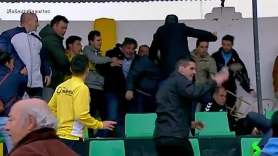 Pelea entre las aficiones del Amanecer y el Badajoz Pelea entre las aficiones del Amanecer y el Badajoz