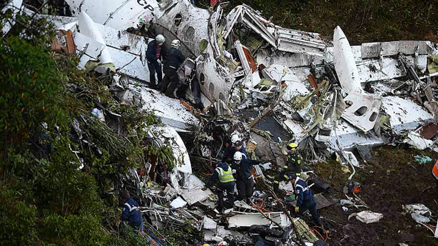 Así ha quedado el avión en el que viajaba el Chapecoense Así ha quedado el avión en el que viajaba el Chapecoense