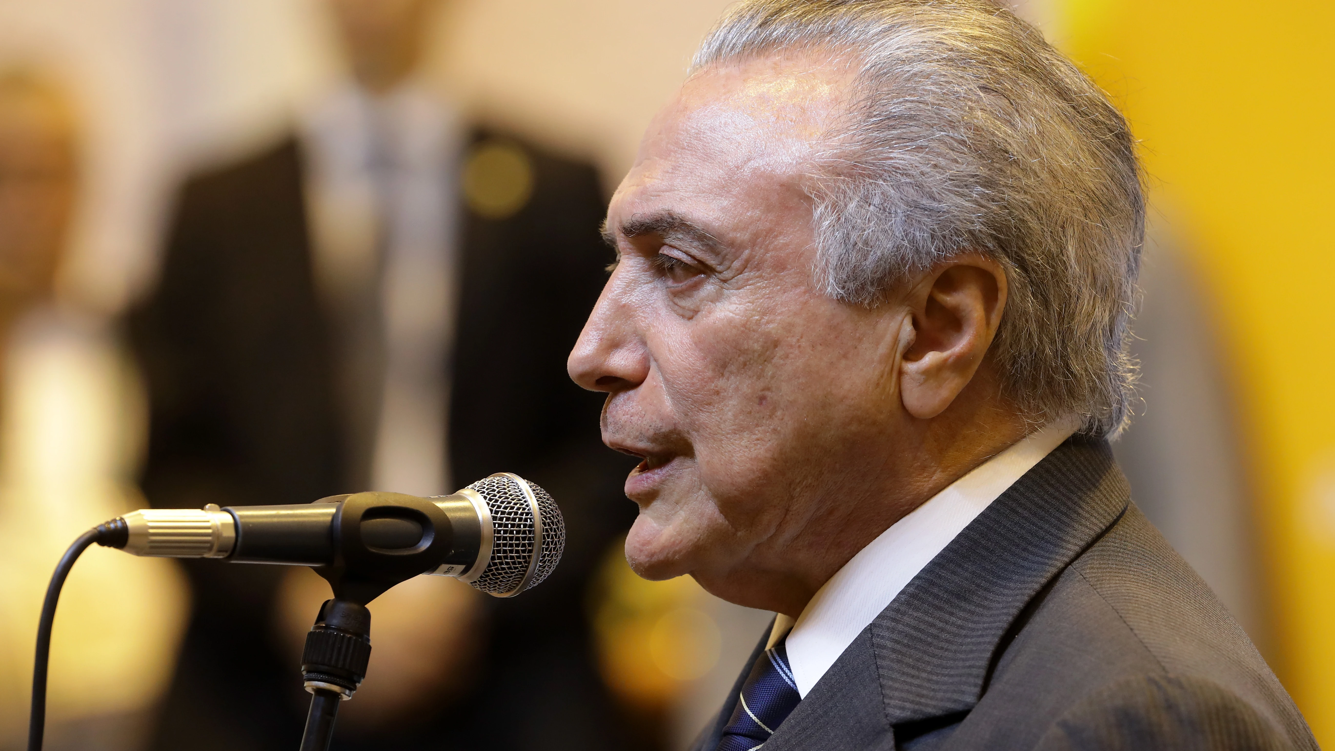 Michel Temer, presidente de Brasil, ha decretado tres días de luto en el país por el accidente de avión del Chapecoense Michel Temer, presidente de Brasil, ha decretado tres días de luto en el país por el accidente de avión del Chapecoense