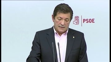Frame 0.0 de: Javier Fernández: “La reforma laboral del PP fue unilateral y sin ningún apoyo político y parlamentario” 