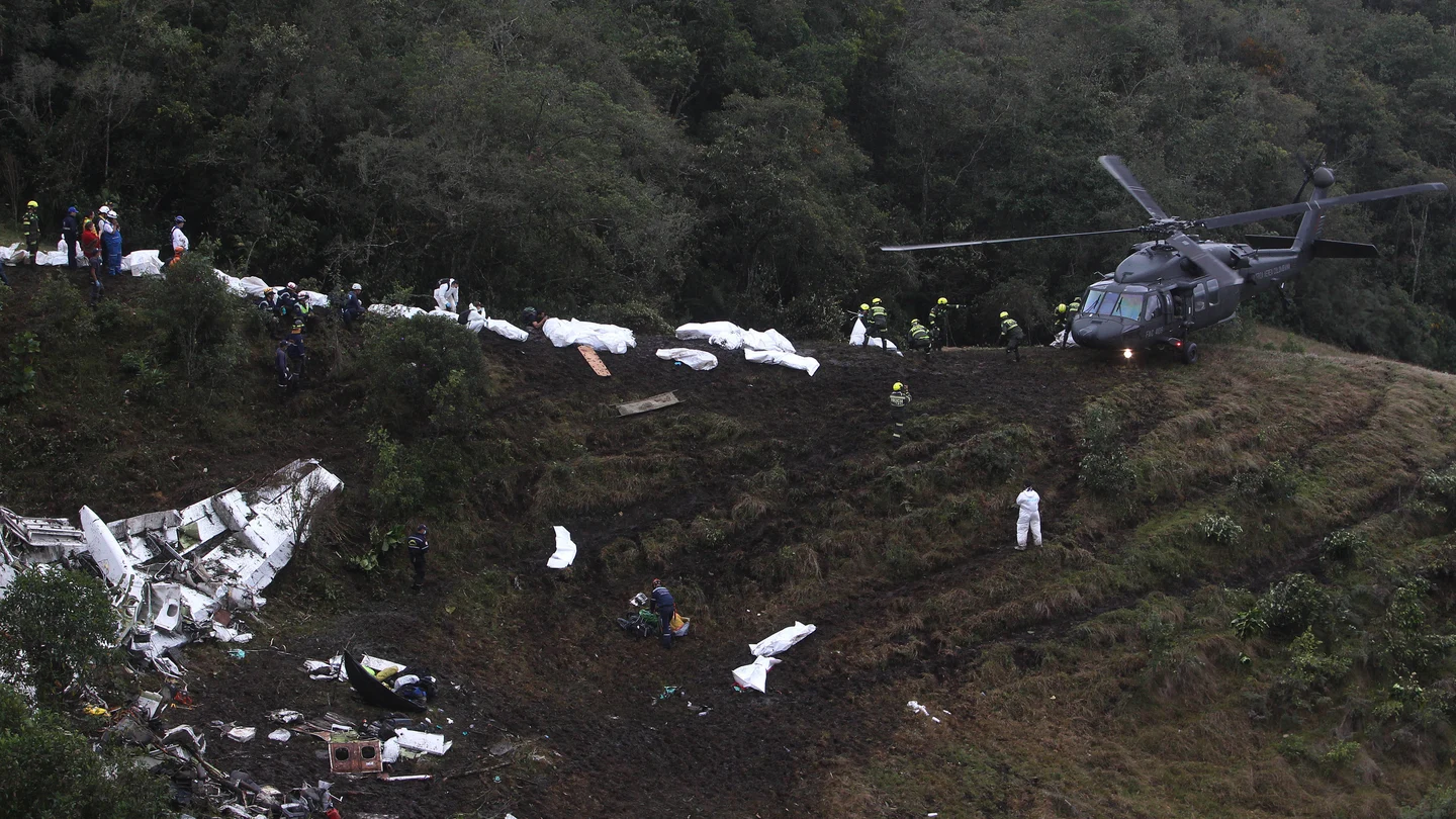 Restos del accidente aéreo producido en Colombia Restos del accidente aéreo producido en Colombia