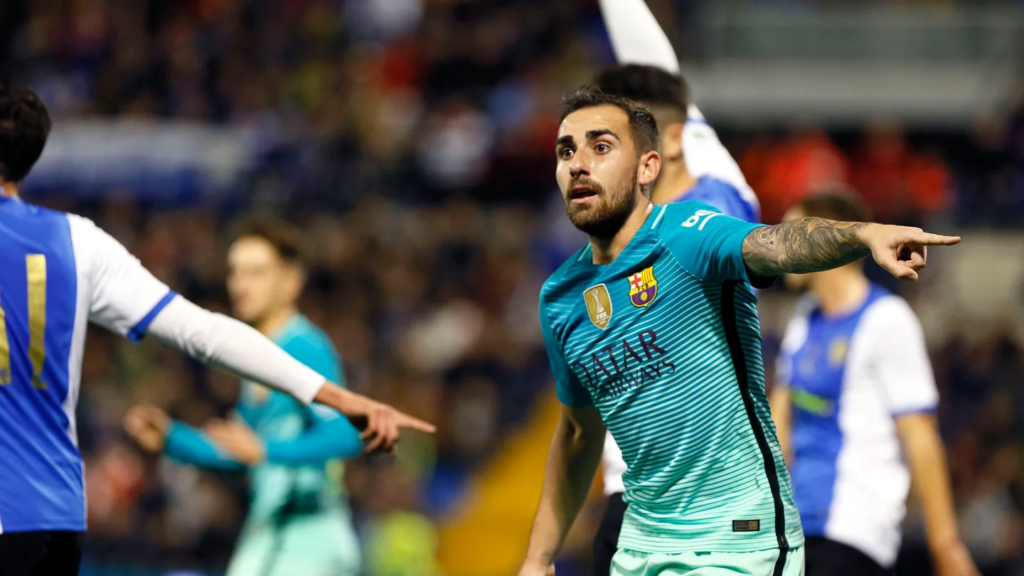 Paco Alcácer da indicaciones a sus compañeros Paco Alcácer da indicaciones a sus compañeros
