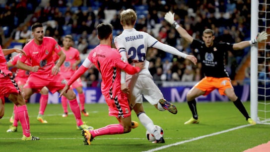 Odegaard, en una acci&oacute;n contra la Cultural Leonesa