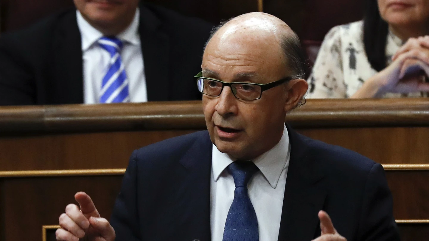 Cristóbal Montoro, ministro de Hacienda Cristóbal Montoro, ministro de Hacienda