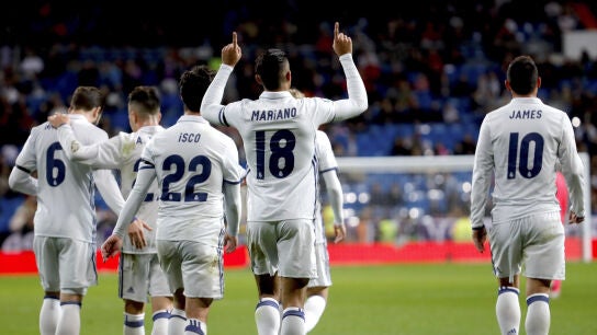 Mariano celebra uno de sus goles contra la Cultural Leonesa