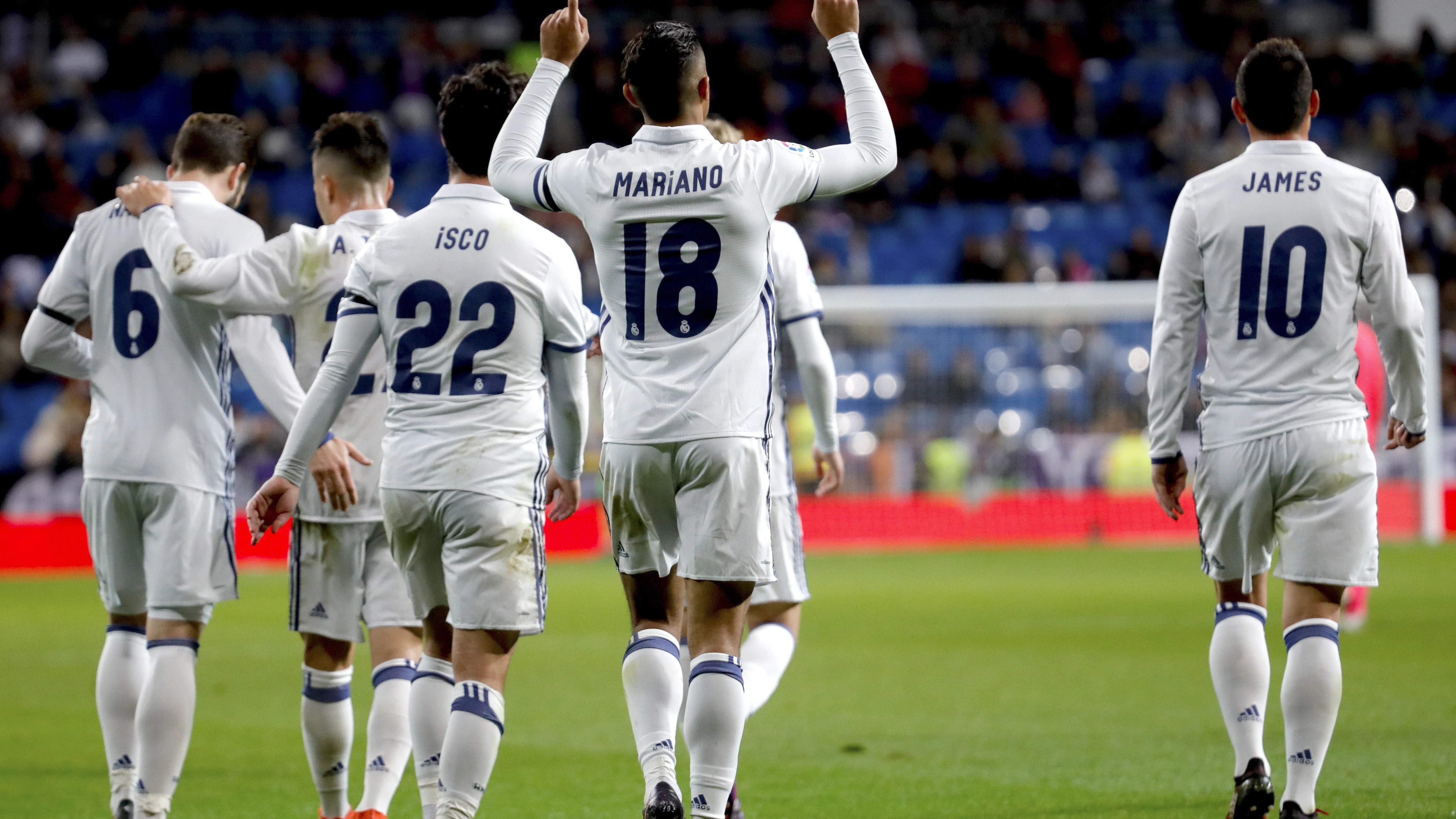 Mariano celebra uno de sus goles contra la Cultural Leonesa