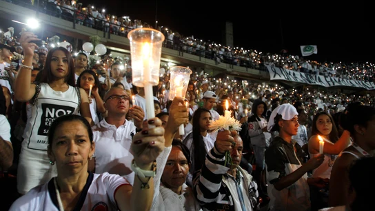 Aficionados de Atlético Nacional homenajean al Chapecoense Aficionados de Atlético Nacional homenajean al Chapecoense