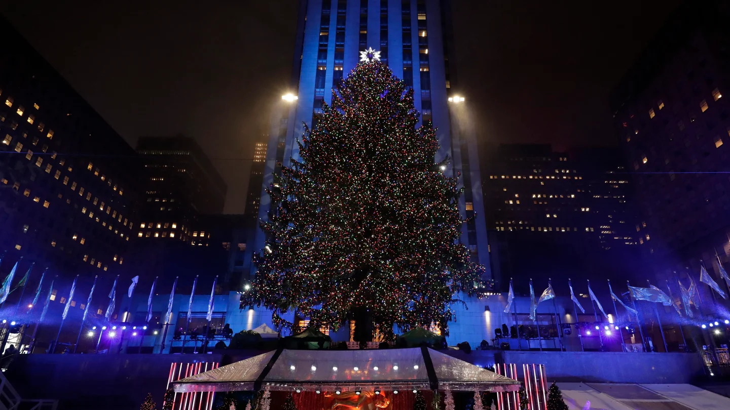 Árbol de Navidad instalado en el Rockefeller Center Árbol de Navidad instalado en el Rockefeller Center