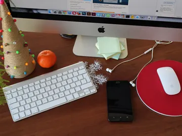 Tu día a día en un entorno laboral navideño será mucho más llevadero y productivo de lo que crees. Tu día a día en un entorno laboral navideño será mucho más llevadero y productivo de lo que crees.