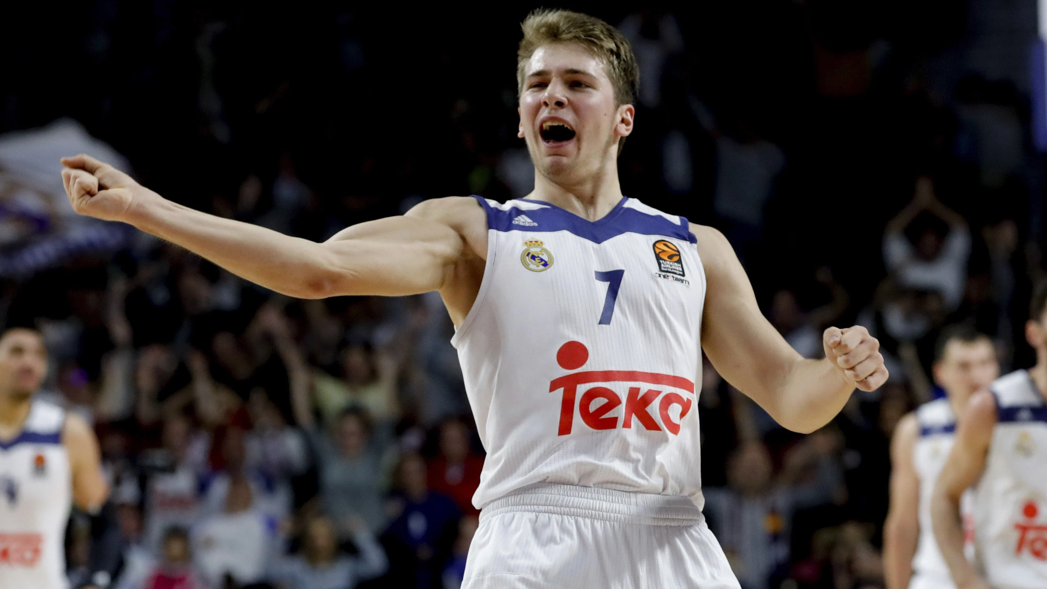 Luka Doncic celebrando la victoria del Madrid