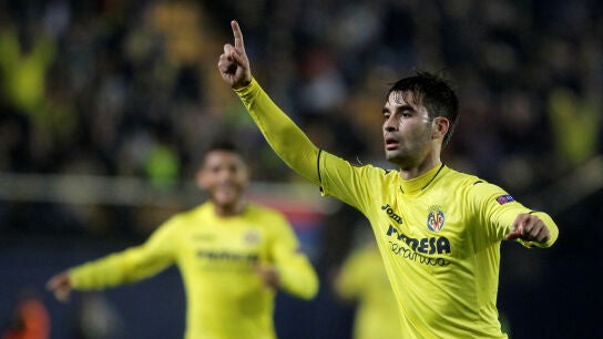 Trigueros celebrando su gol