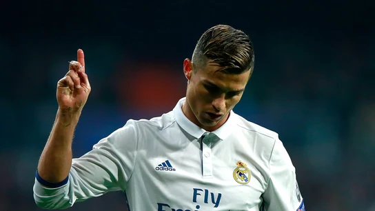 Cristiano Ronaldo niega con el dedo durante el partido contra el Dortmund Cristiano Ronaldo niega con el dedo durante el partido contra el Dortmund