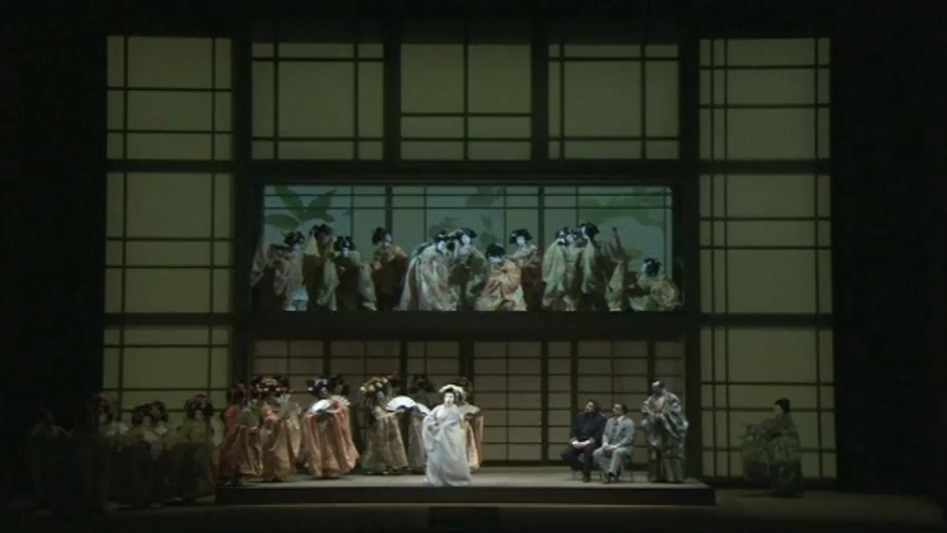 Frame 12.399434 de: Del fracaso al éxito absoluto en 112 años: La Scala de Milán reestrena 'Madama Butterfly' de Puccini en su versión original