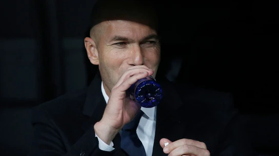 Zidane en el banquillo del Real Madrid Zidane en el banquillo del Real Madrid