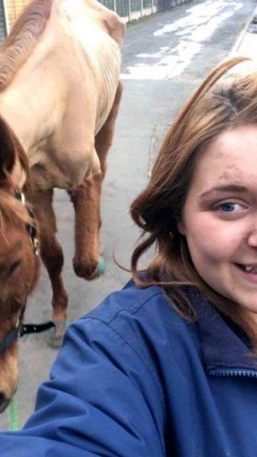 Un selfie de la dueña con el caballo