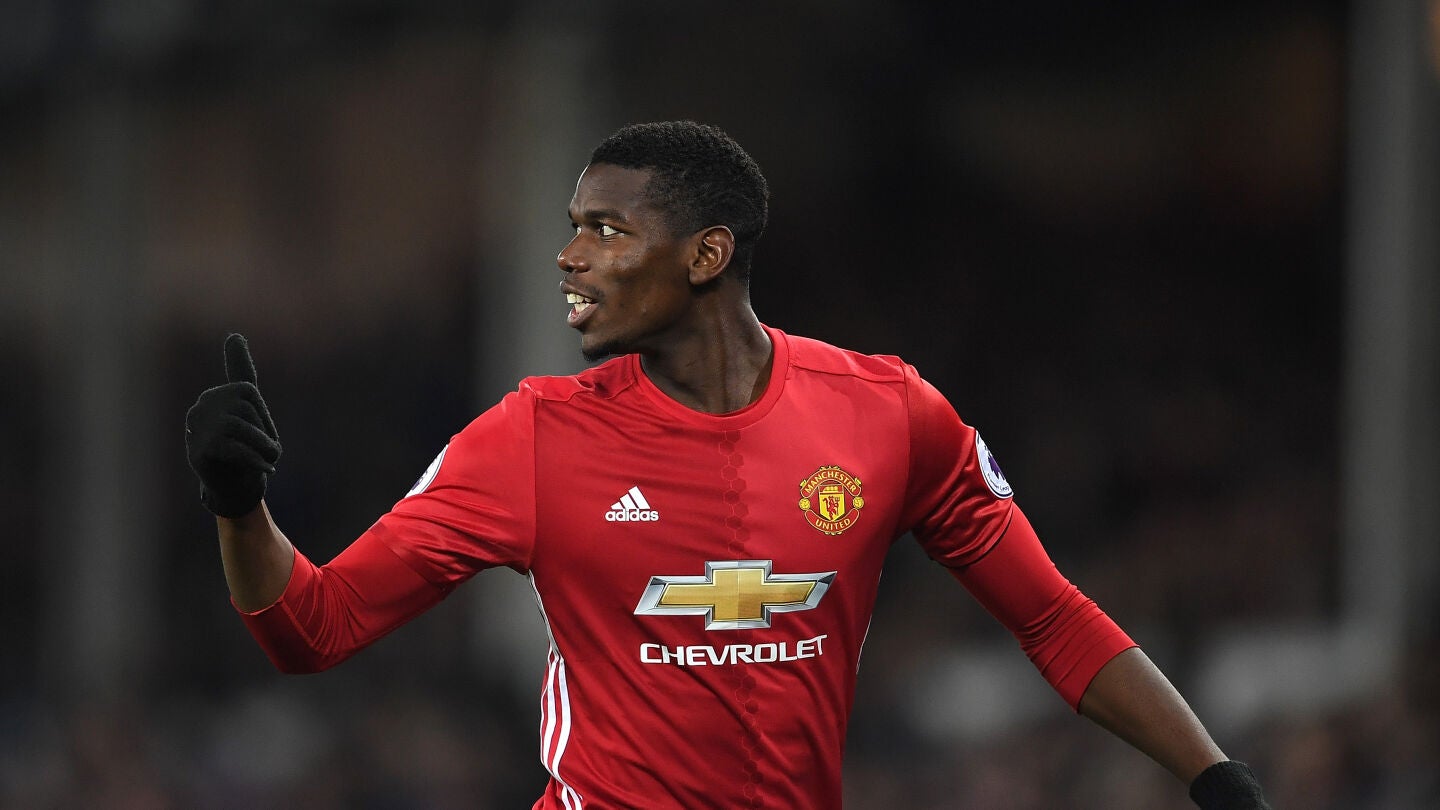 Paul Pogba en un partido con el M&aacute;nchester United