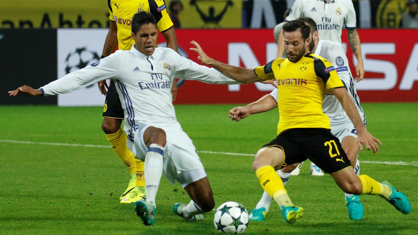 Raphael Varane, jugando contra el Borussia Dortmund Raphael Varane, jugando contra el Borussia Dortmund