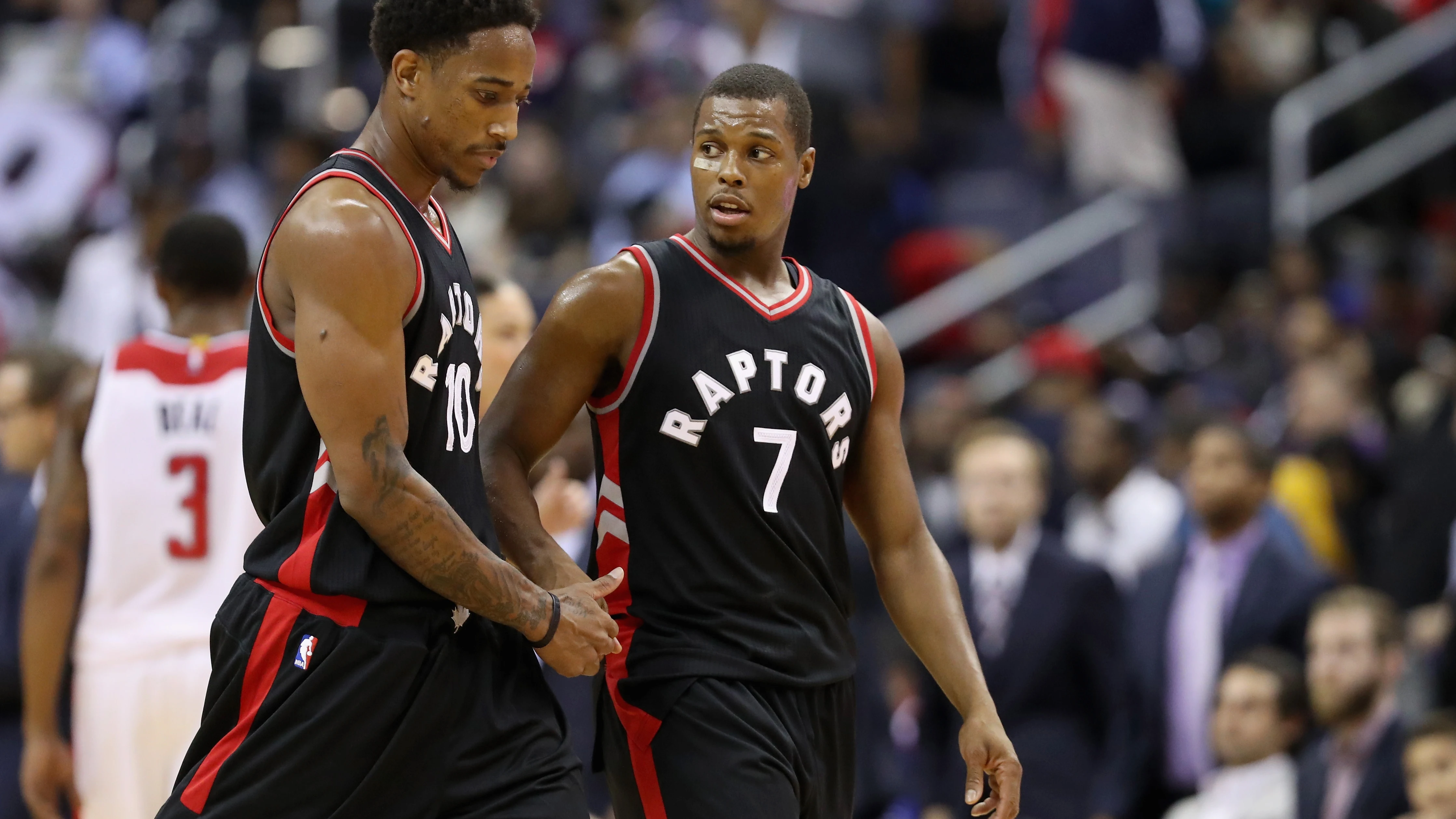 Kyle Lowry y DeMar DeRozan en un partido con los Raptors Kyle Lowry y DeMar DeRozan en un partido con los Raptors