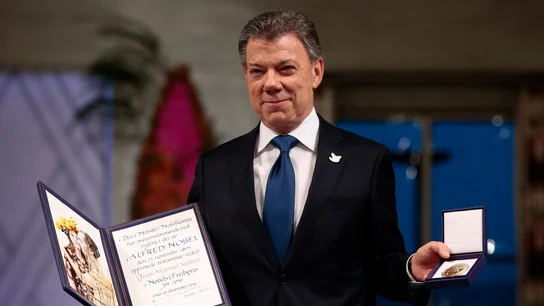 Juan Manuel Santos recibe el Nobel de la Paz Juan Manuel Santos recibe el Nobel de la Paz