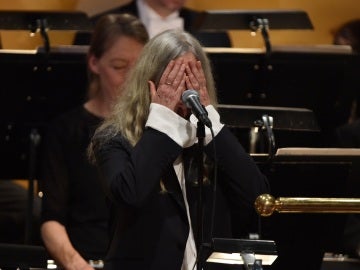 Patti Smith durante su interpretación de la canción de Bob Dylan en la entrega de los Premios Nobel Patti Smith durante su interpretación de la canción de Bob Dylan en la entrega de los Premios Nobel