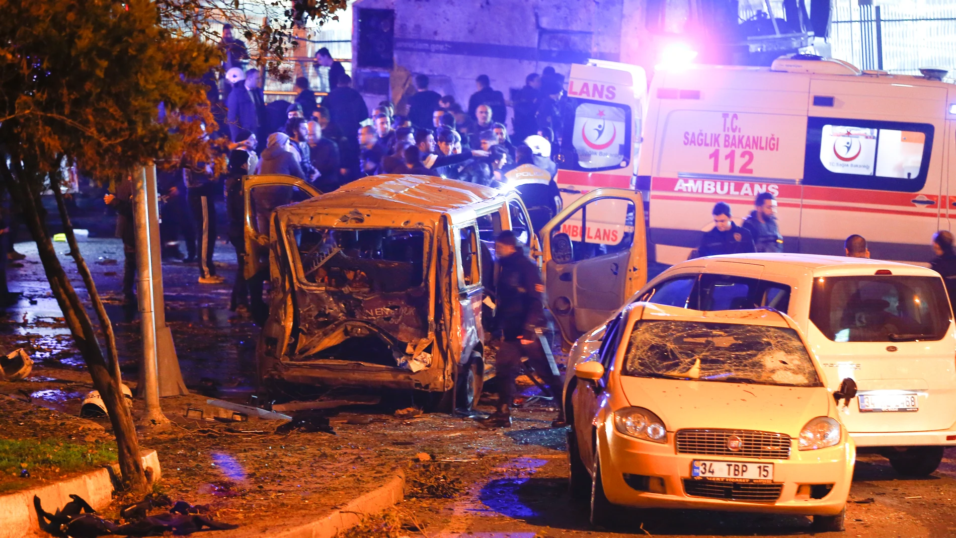 Imagen de la explosión a las afueras del estadio del Besiktas