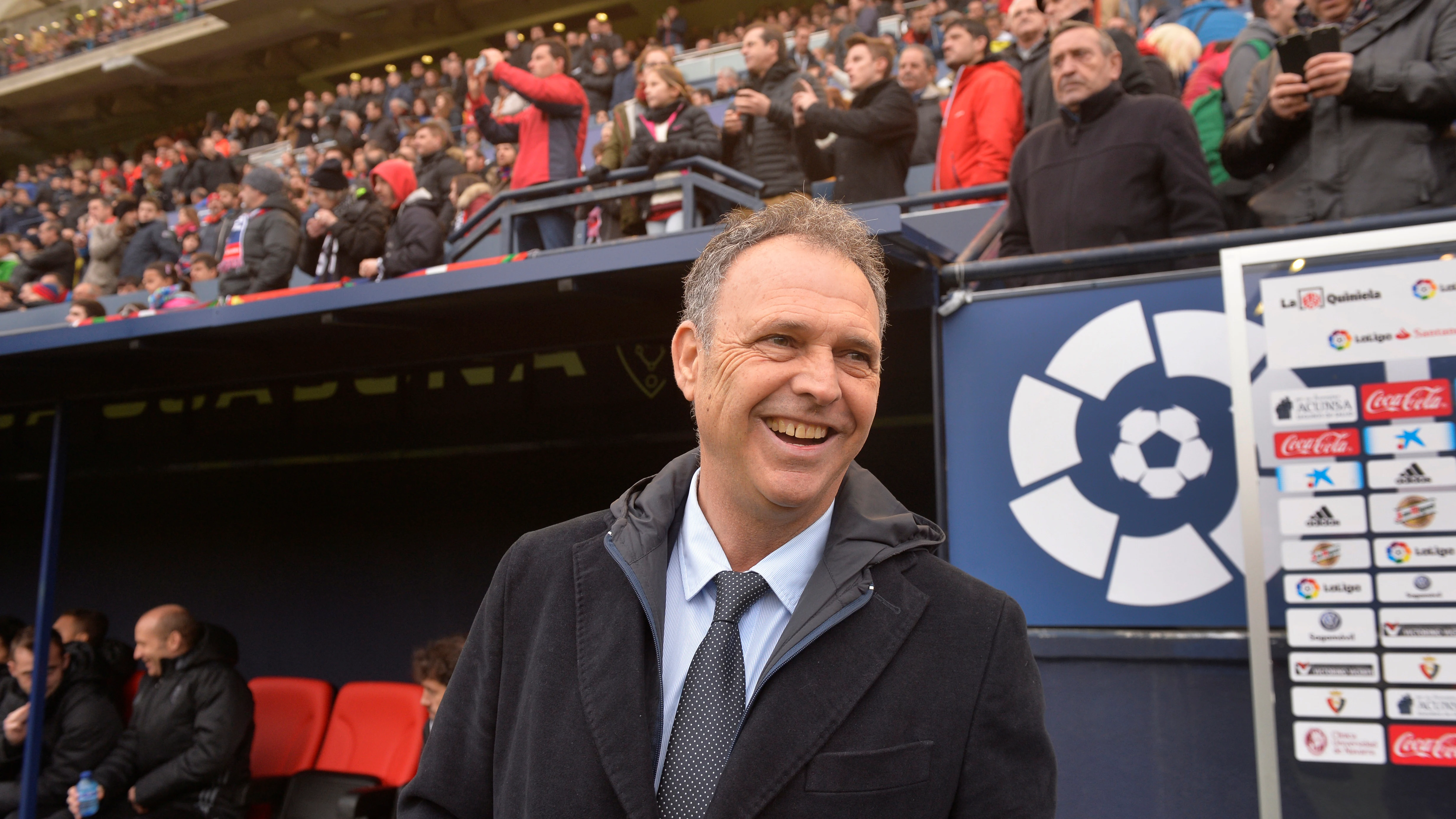 Joaquín Caparrós, en el banquillo de Osasuna