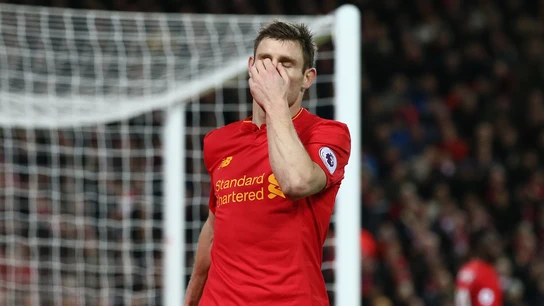 Milner en el partido del Liverpool frente al West Ham Milner en el partido del Liverpool frente al West Ham