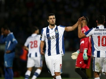 Iván Marcano celebrando con André Silva Iván Marcano celebrando con André Silva