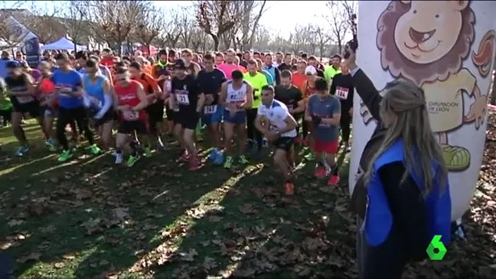 Frame 10.327558 de: Carrera popular para homenajear a los dos policías españoles muertos en Kabul