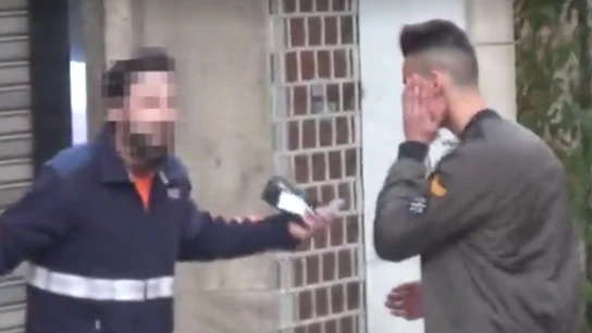MrGranBomba recibe una agresión en una de sus vídeos MrGranBomba recibe una agresión en una de sus vídeos