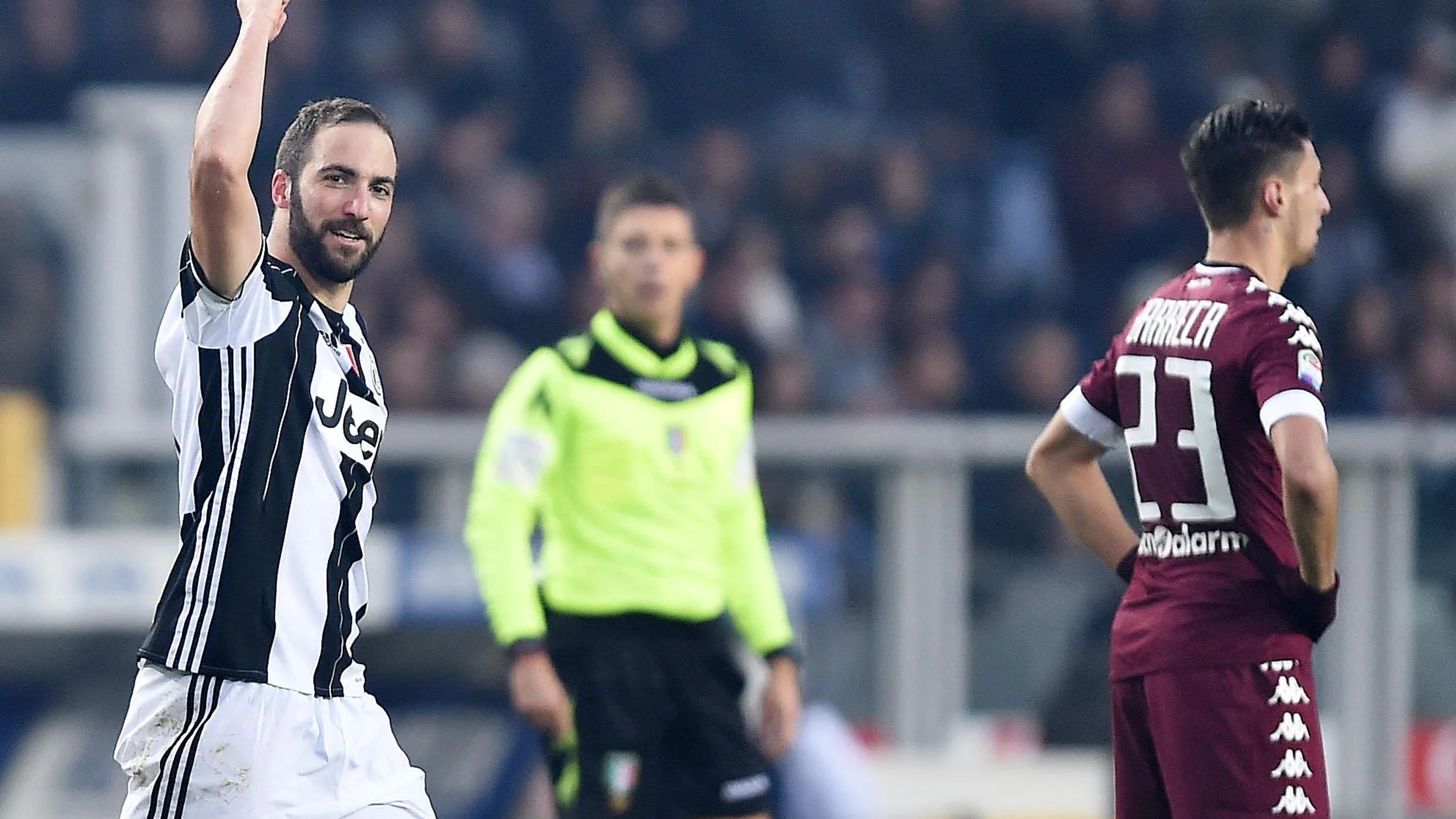 Higuaín celebrando uno de sus goles frente al Torino