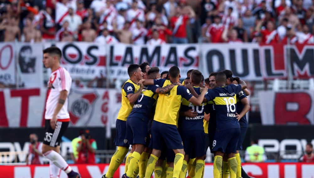 Boca Juniors celebra un gol ante River Plate