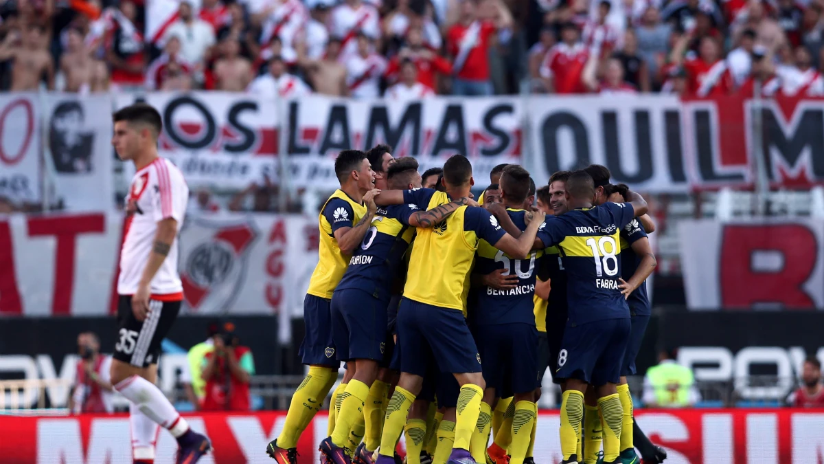 Boca Juniors celebra un gol ante River Plate