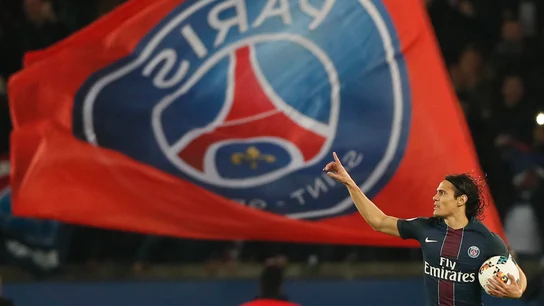 Cavani celebrando uno de sus goles frente al Niza Cavani celebrando uno de sus goles frente al Niza