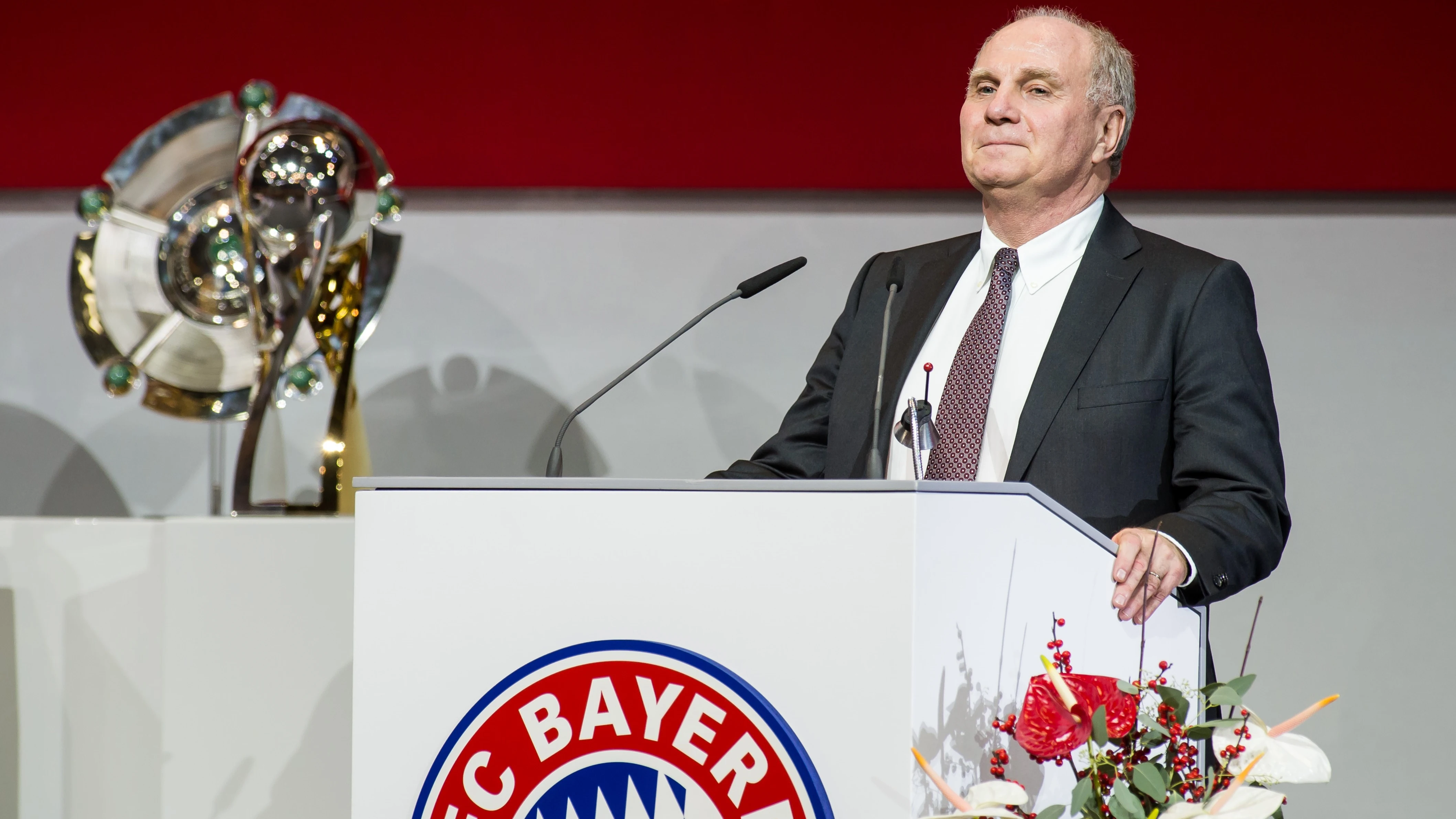 Hoeness presidiendo un acto del Bayern