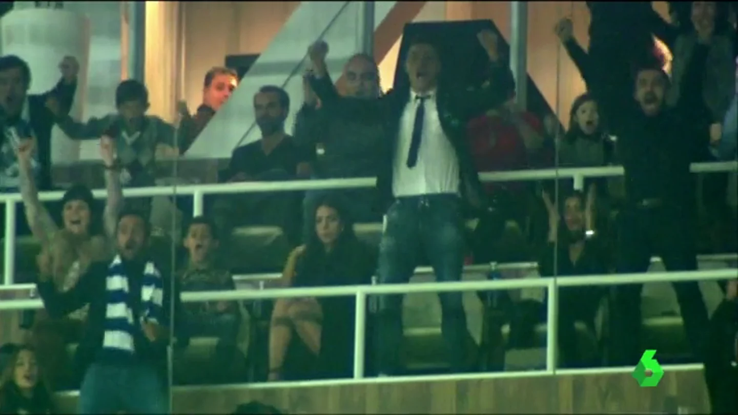 Cristiano celebra en el palco un gol del Real Madrid Cristiano celebra en el palco un gol del Real Madrid