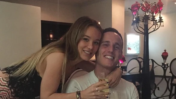 Pol Espargaró junto a su pareja 